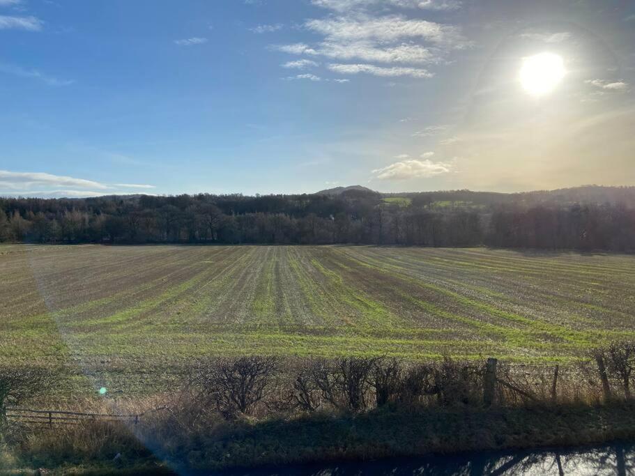 Peaceful Shepherd'S Hut In Beautiful Countryside. Linlithgow Bagian luar foto