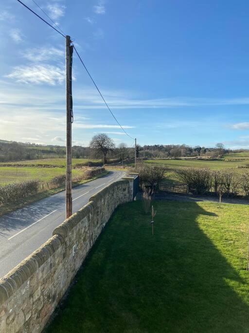 Peaceful Shepherd'S Hut In Beautiful Countryside. Linlithgow Bagian luar foto